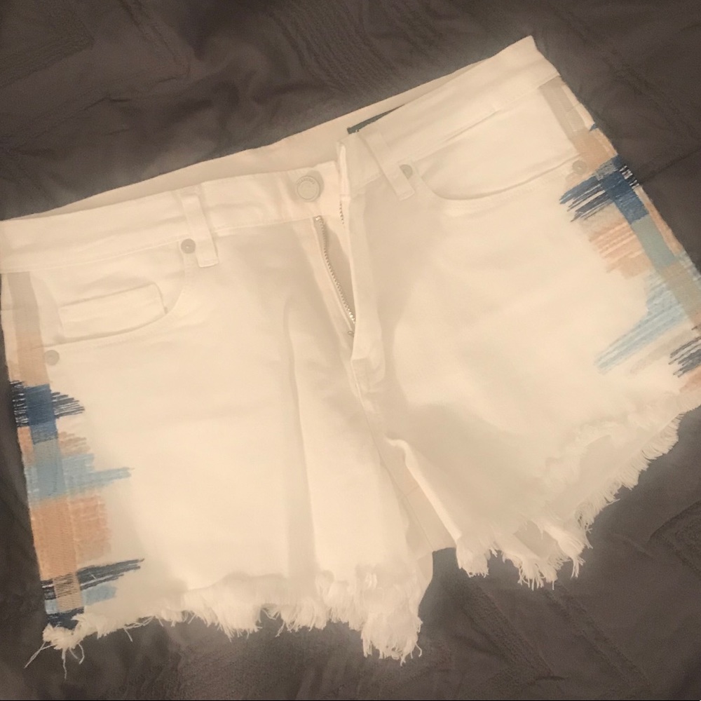 Never worn BLANKNYC white jean shorts with patten
